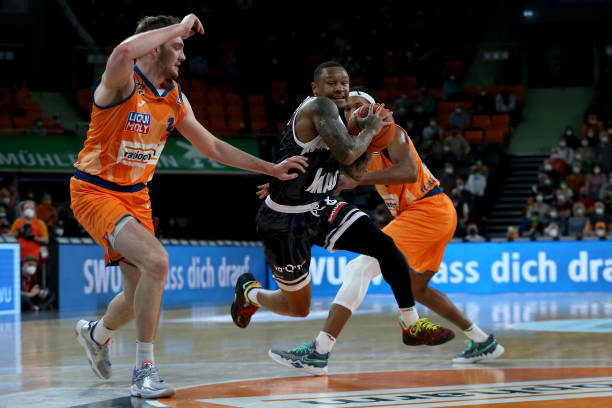 赛场上的冠 赛场上的冠